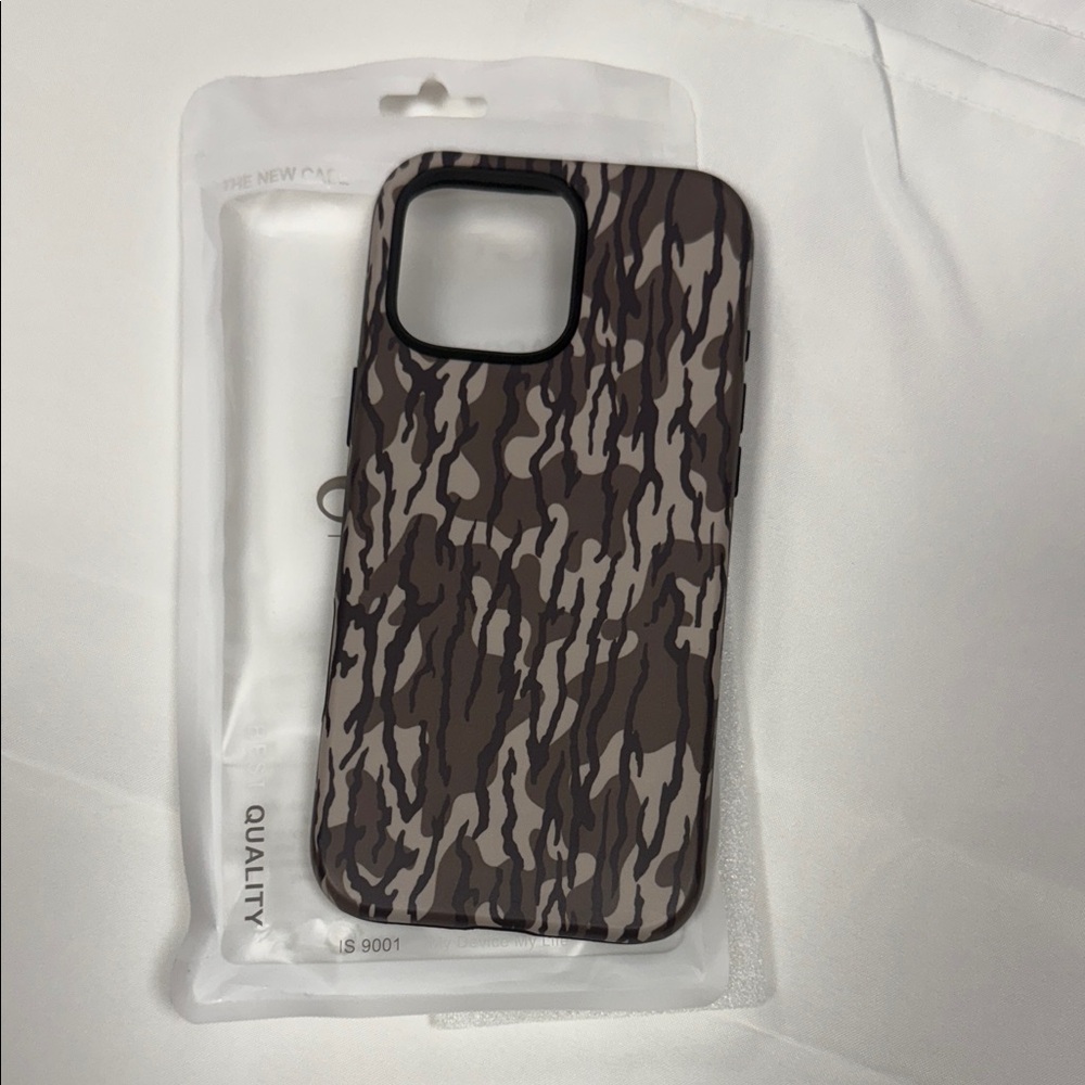 iPhone Cases - Picture 8 of 8